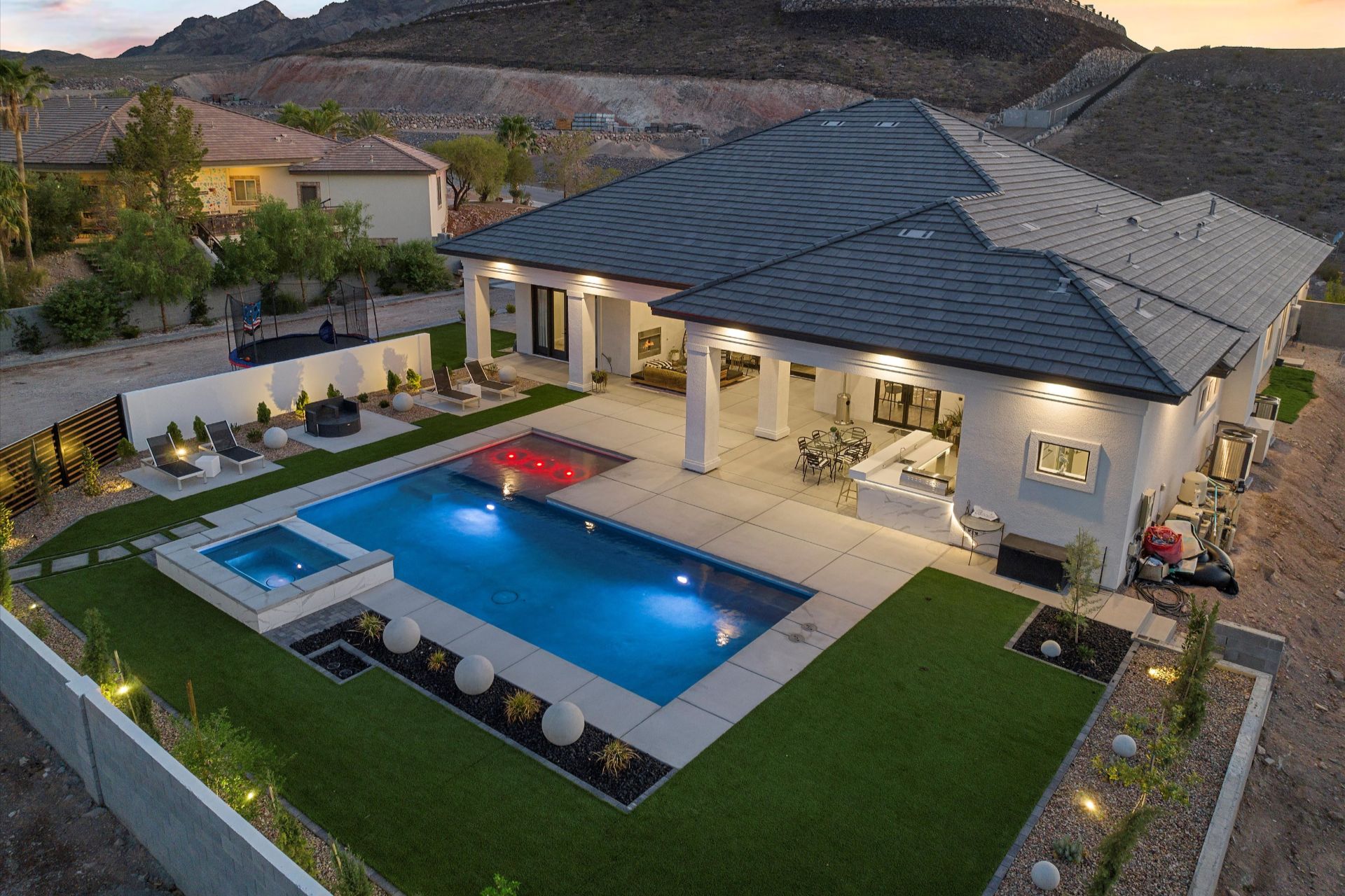 Maintaining Luxury Pools In The Las Vegas Climate